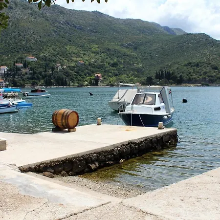 By The Sea Mali Πανσιόν 3*