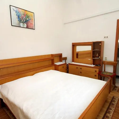 By The Sea Mali Πανσιόν