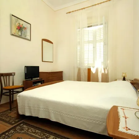 Πανσιόν By The Sea Mali 3*