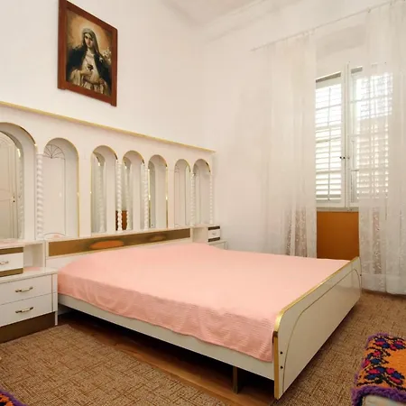 Πανσιόν By The Sea Mali 3*